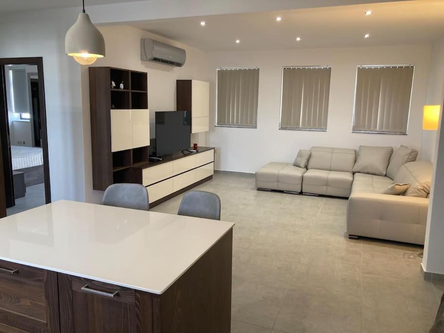 Dream Theatre Maisonette Marsaskala Bagian luar foto
